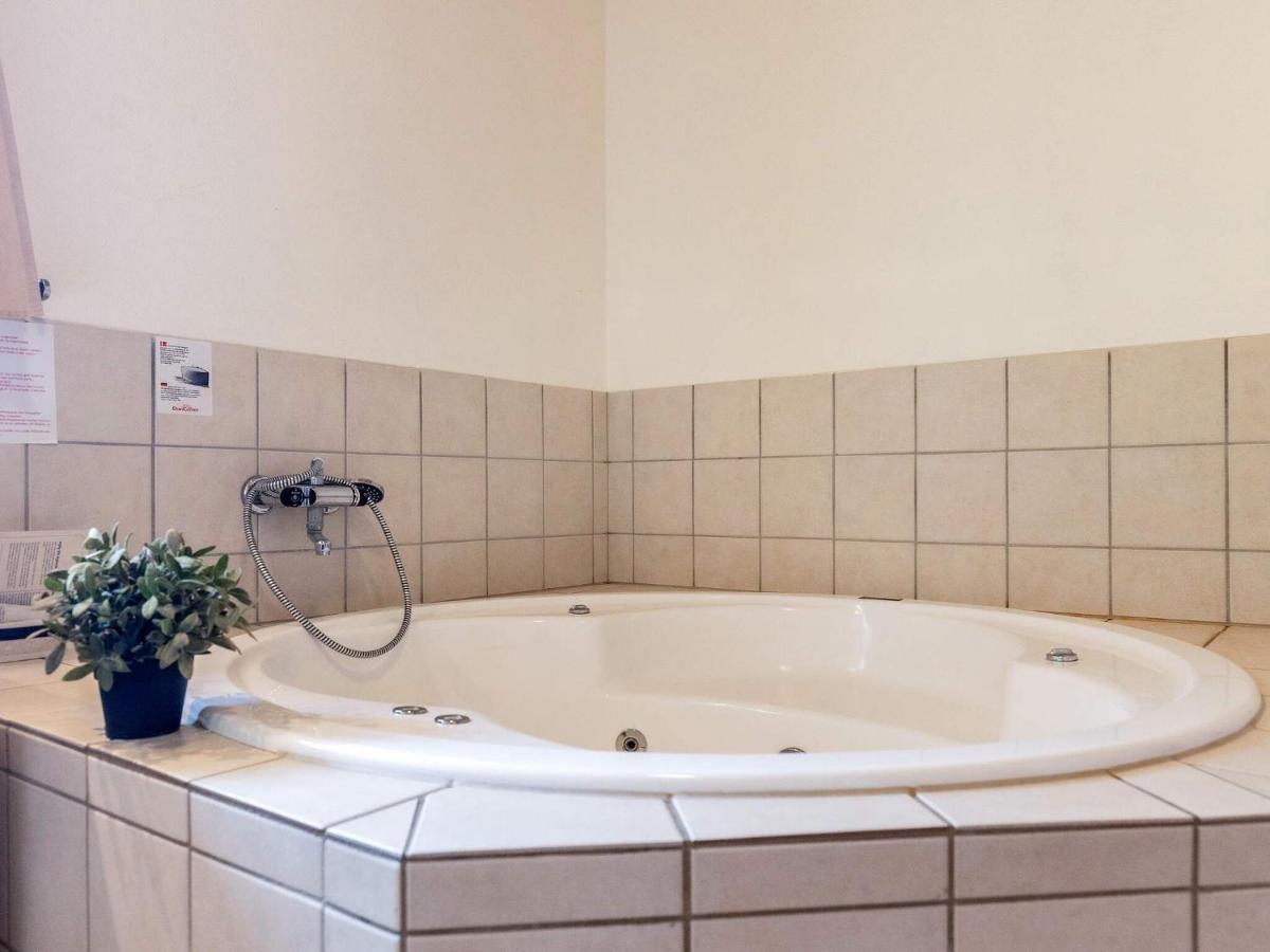 8 Person Holiday Home In Fåborg Екстериор снимка